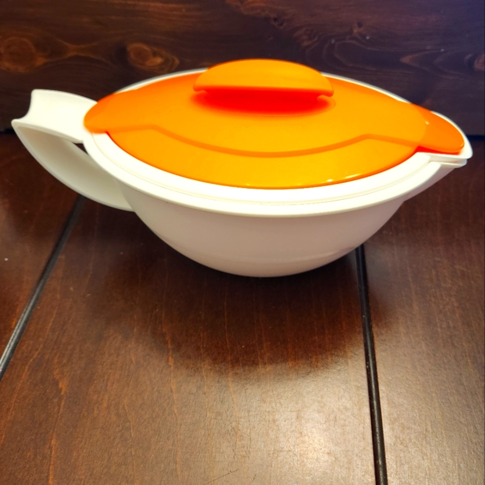 Tupperware Legacy - 3 piece gravy boat